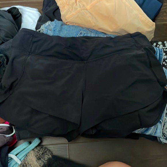 Lu lu lemon shorts - Picture 1 of 3